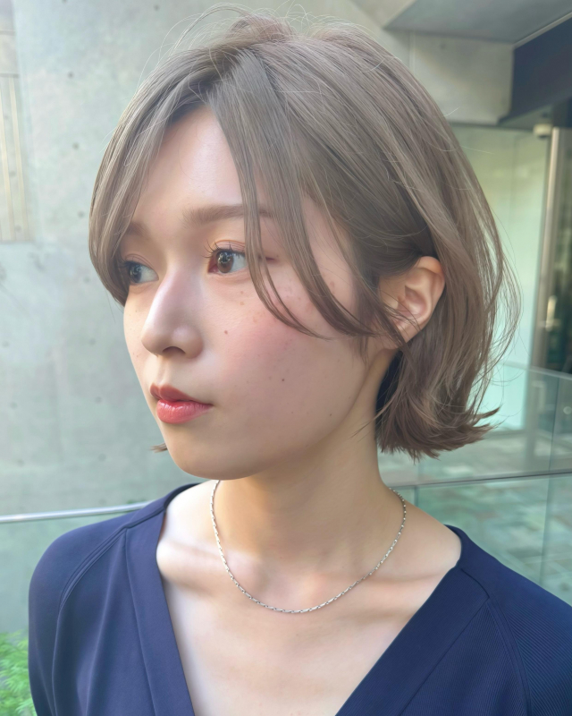外ハネレイヤーボブ透明感カラー